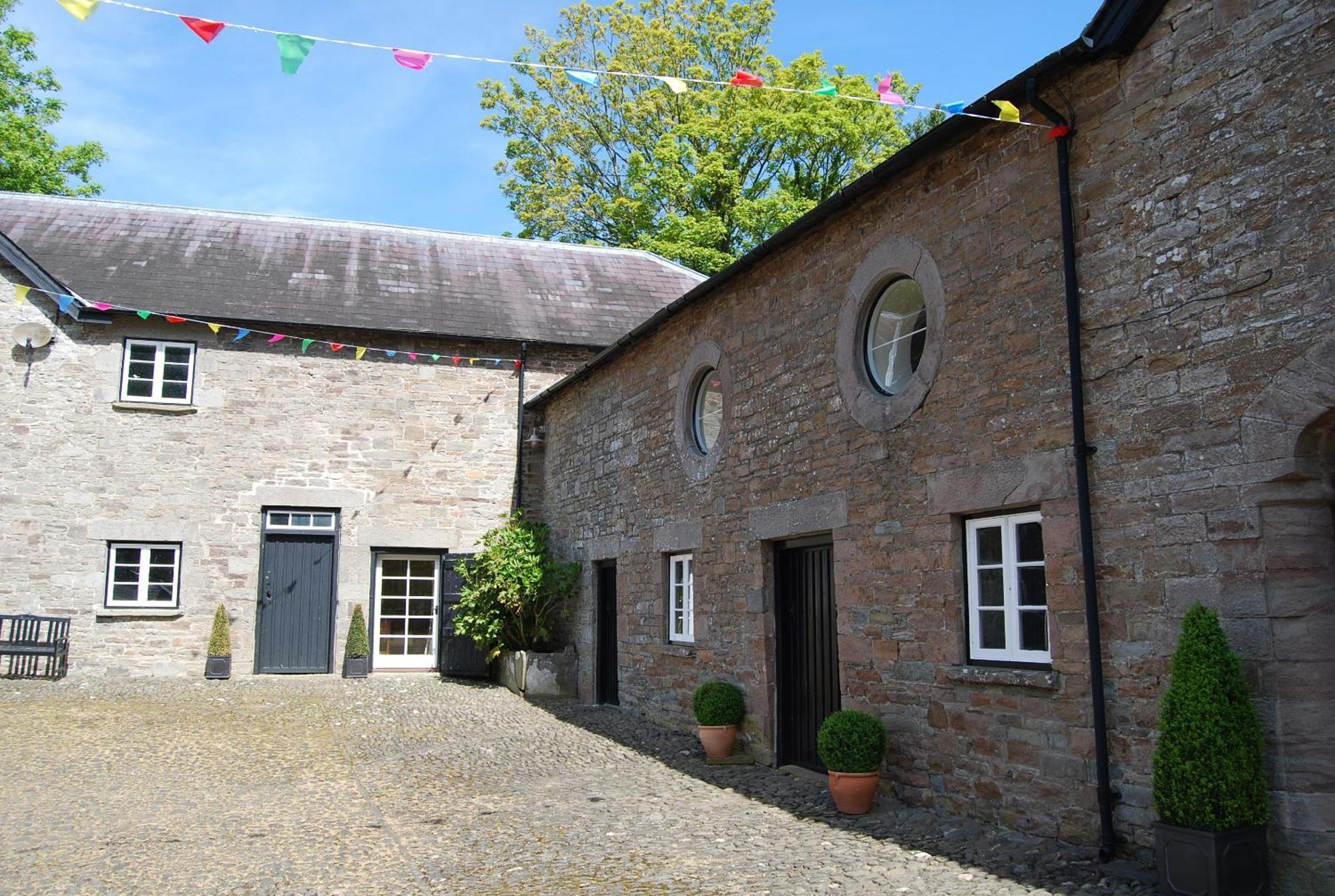 Glanhenwye Courtyard Cottages Glasbury Buitenkant foto
